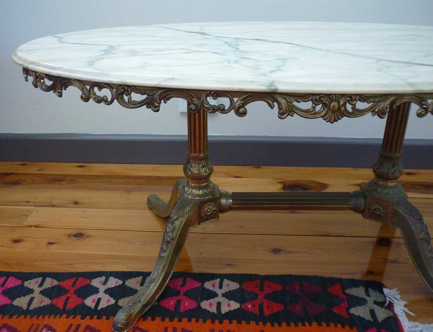 21 Timeless Vintage Table Designs