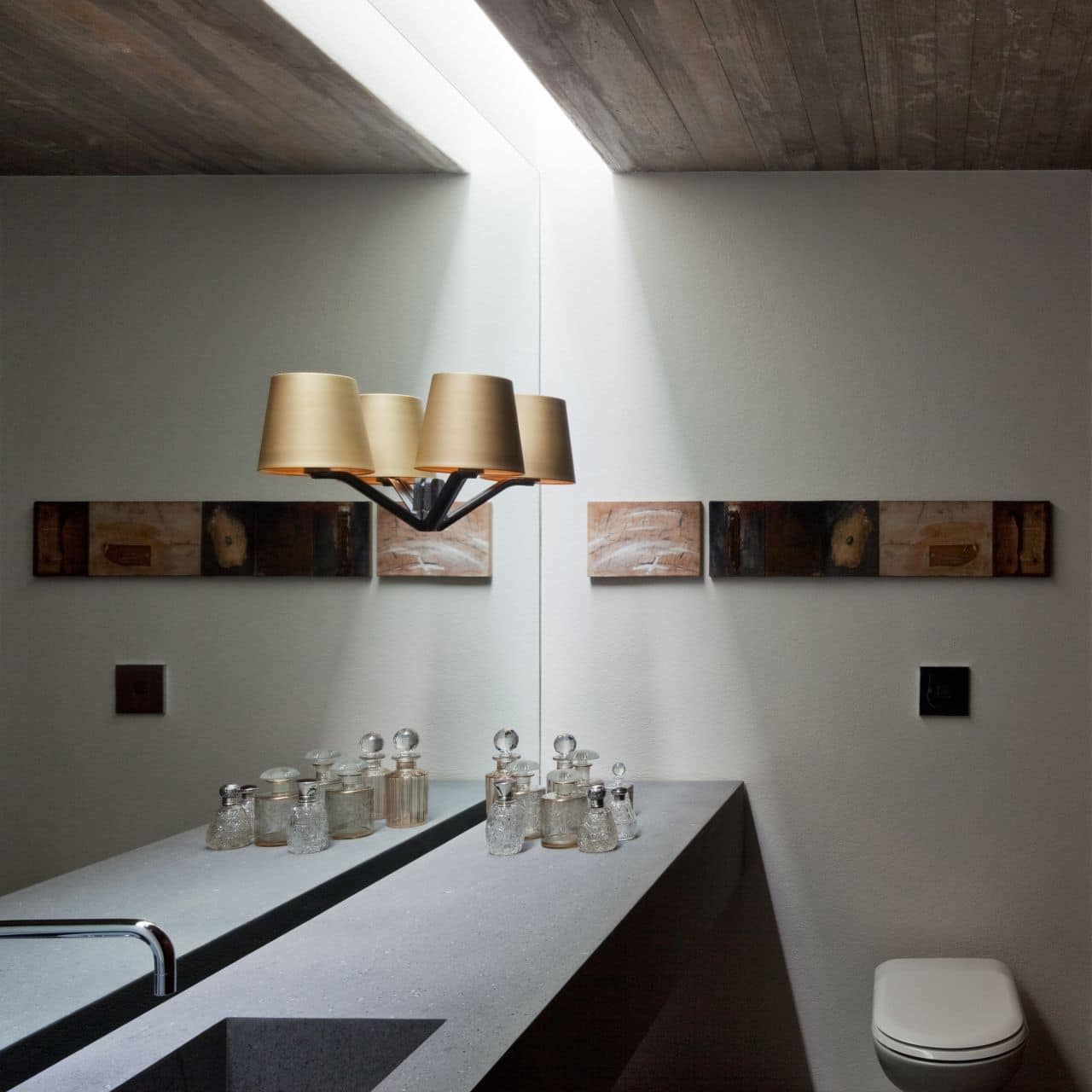 V4 House by Studio MK27: A Ground-Level Pavilion in São Paulo V4 House by Studio MK27: A Ground-Level Pavilion in São Paulo