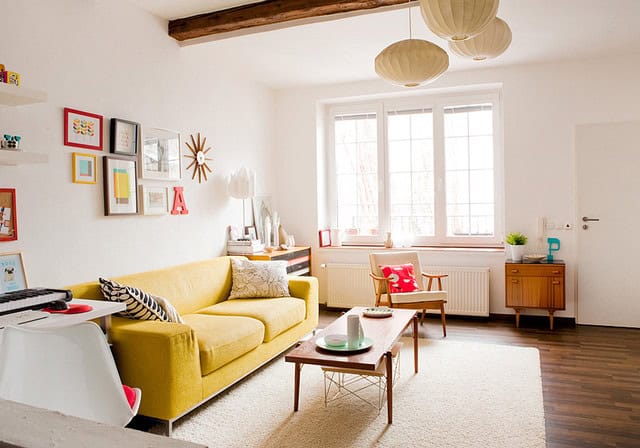 21 Vibrant Colored Sofa Design Ideas to Break the Monotony in the Living Room 4