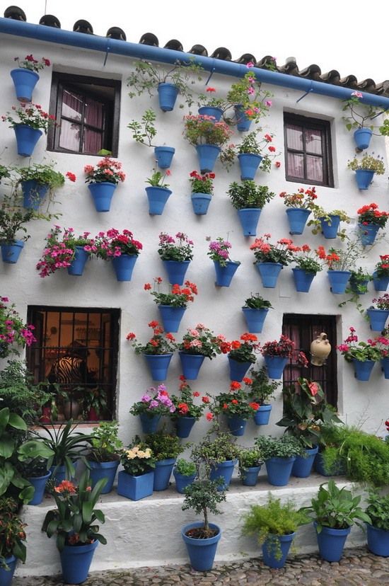 25 Marvelous Flower Walls