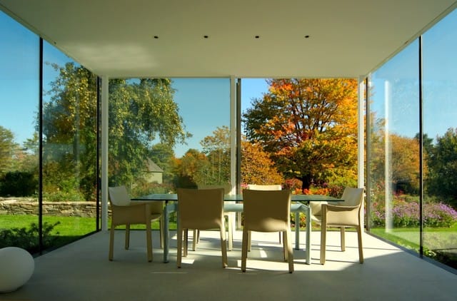 18 Simply Elegant DIning Room Design Ideas with Glass Walls 9