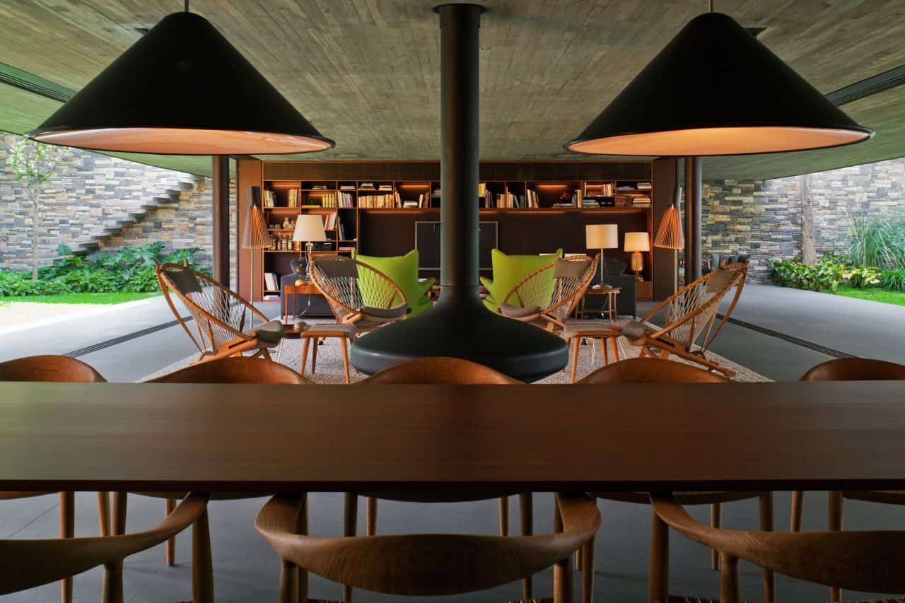 V4 House by Studio MK27: A Ground-Level Pavilion in São Paulo V4 House by Studio MK27: A Ground-Level Pavilion in São Paulo