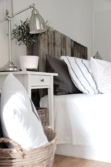 27 Incredible DIY Wooden Headboard Ideas