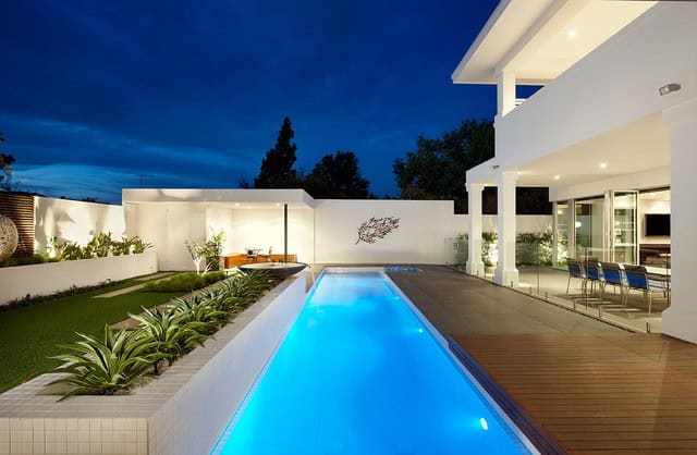 18 Small But Beautiful Swimming Pool Design Ideas 17