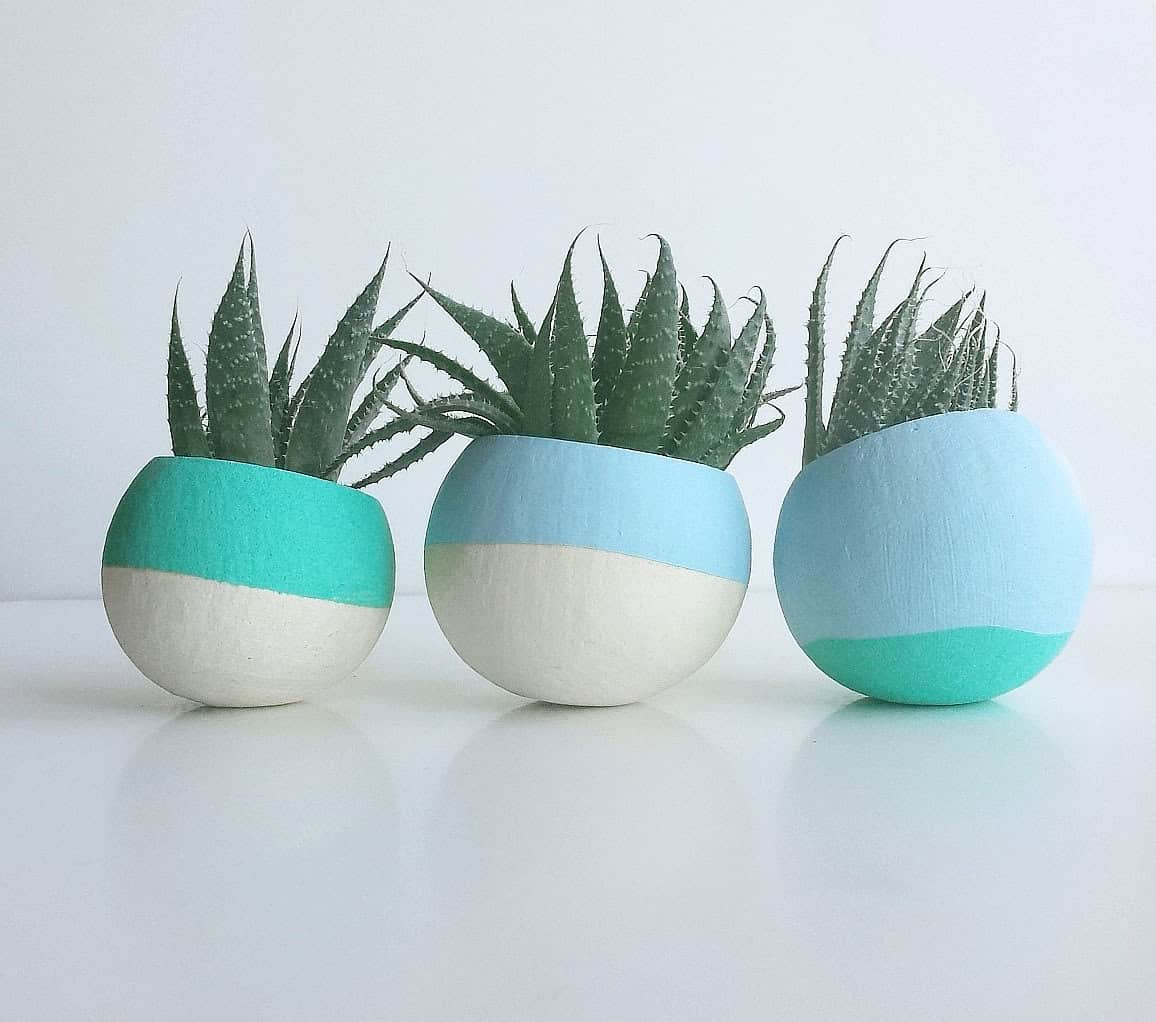 Mini air plant containers Buy it here: www.etsy.com