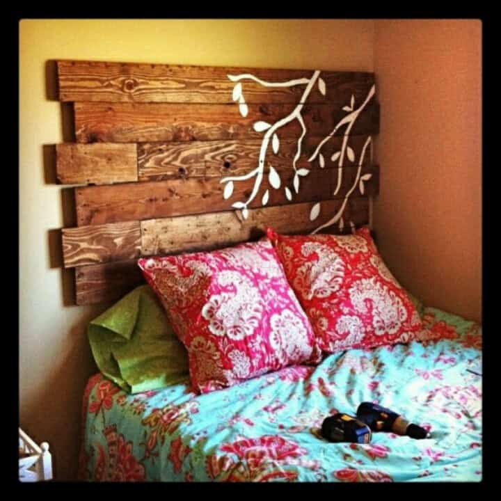 27 Incredible DIY Wooden Headboard Ideas