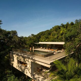 15 Creative Old Window Crafts Anyone Can Easily Build