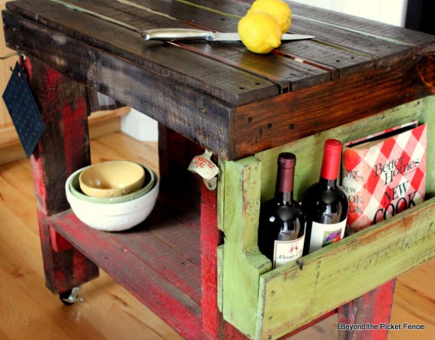 Top 23 New &amp; Awesome DIY Pallet Projects