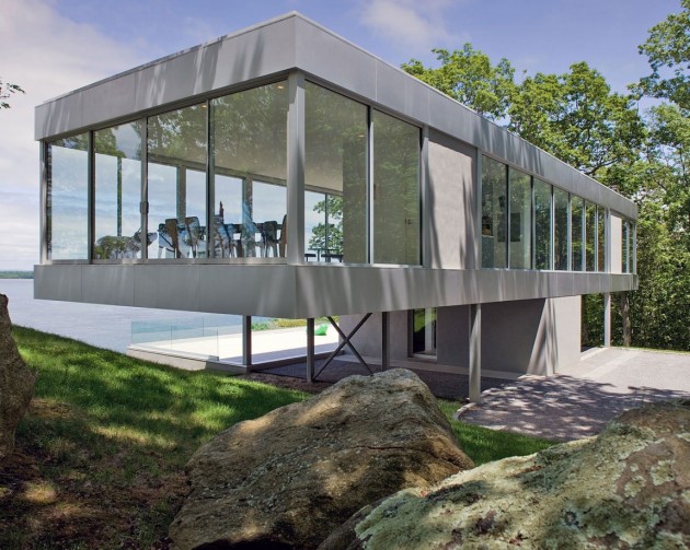 18 Magnificent Houses With Glass Facades