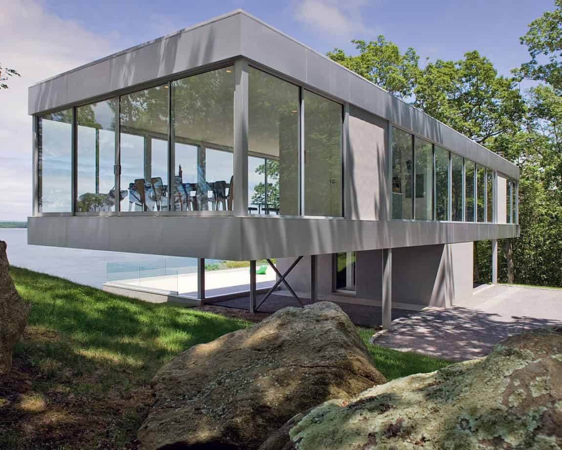 18 Magnificent Houses With Glass Facades 11