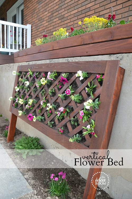 The Cheapest 24 DIY Garden Projects That Anyone Can Make 13