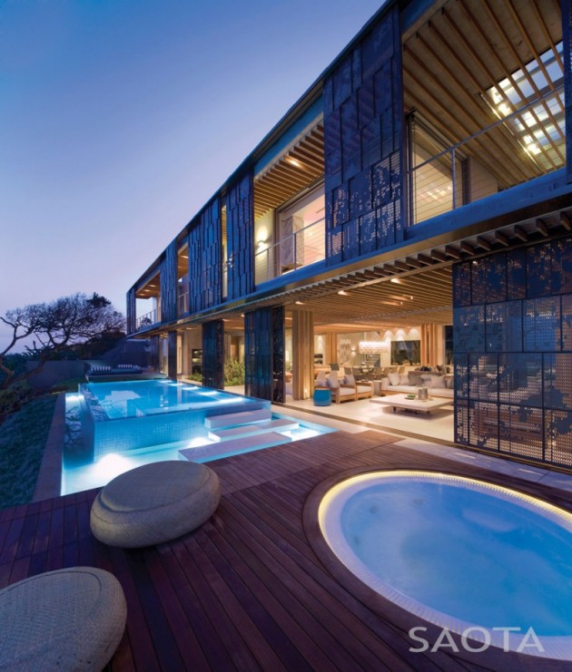 22 Astonishing Exterior Designs with Infinity Swimming Pools