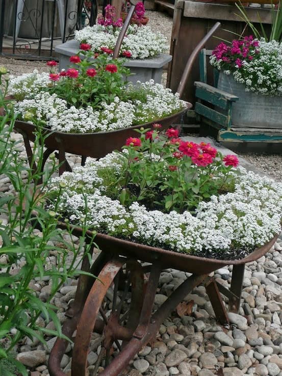 The Cheapest 24 DIY Garden Projects That Anyone Can Make