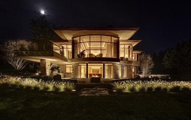 18 Magnificent Houses With Glass Facades 7