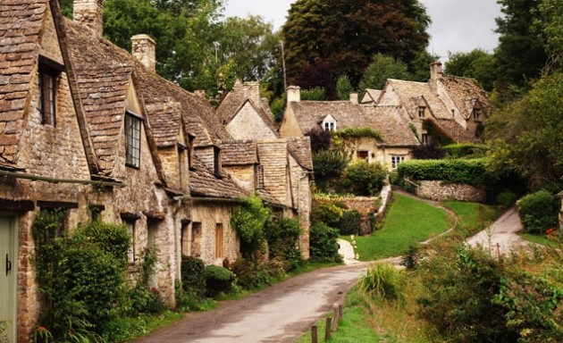 15 Picturesque Village Photos From Around The World