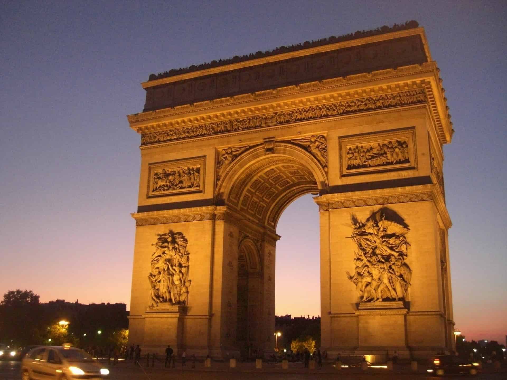 Arc de Triomphe 9