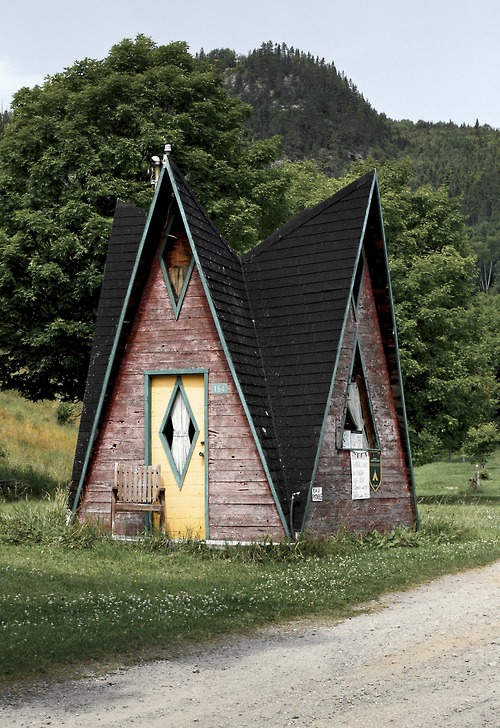 10 Unforgettable Designs of A-Frame Houses