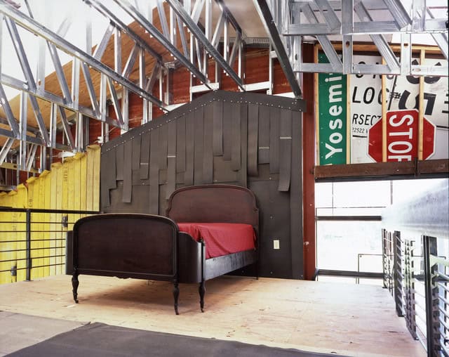 16 Cool Industrial Bedrooms for All Those Who Thinks Outside the Box 12