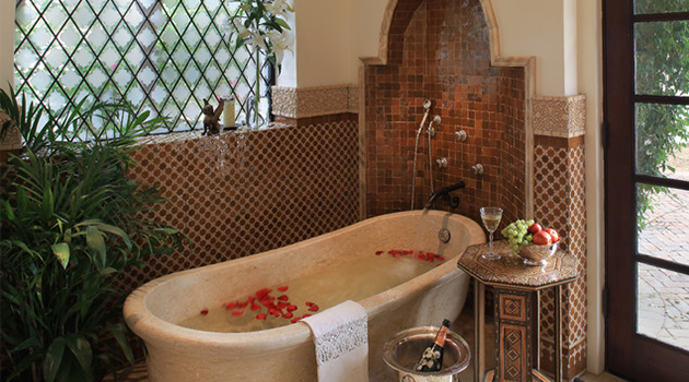 15 Luxury Mediterranean Bathroom Designs