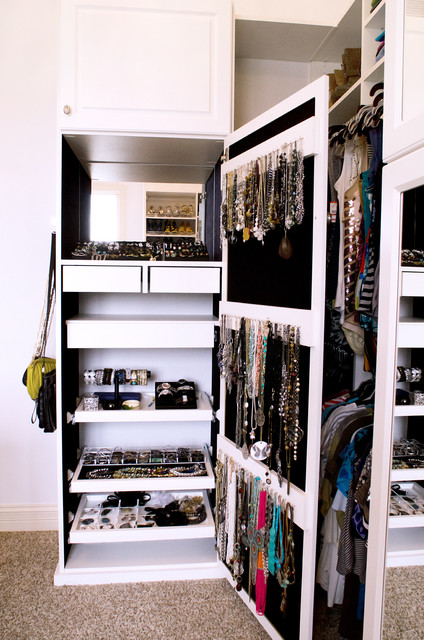 18 Classy Closet Storage Solutions For Your Clothes
