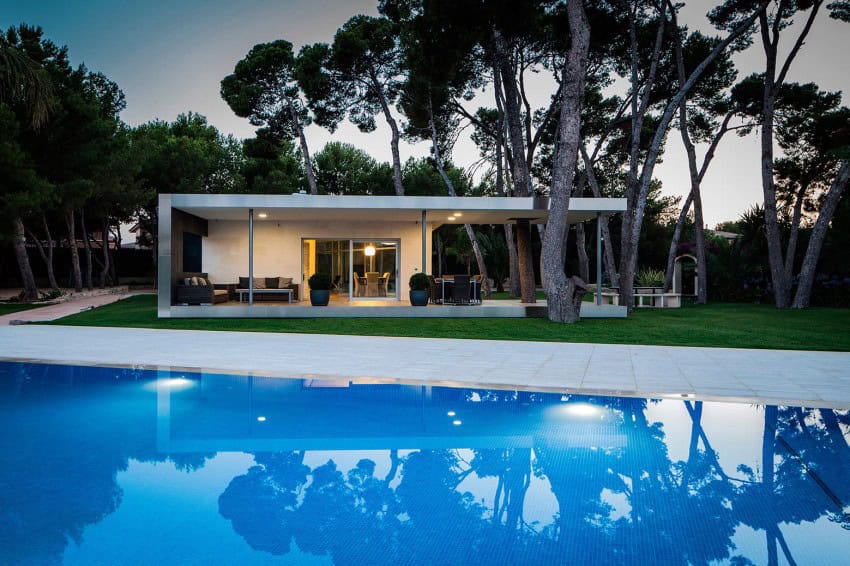 10 Amazing House Designs with More Amazing Nature Surroundings 4