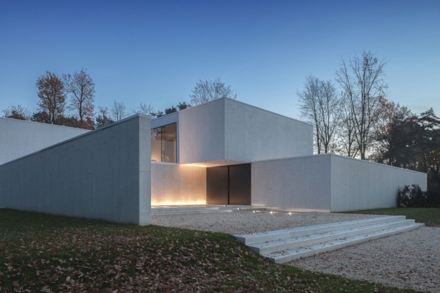 An Outstanding Modern DM Residence in Belgium by Cubyc Architects (17)