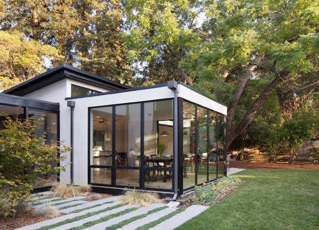 15 Magnificent Modern Sunroom Designs For Your Garden