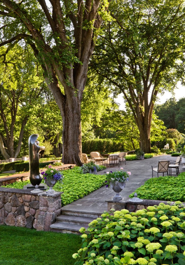 15 Sensational Traditional Landscape Designs For Your Garden