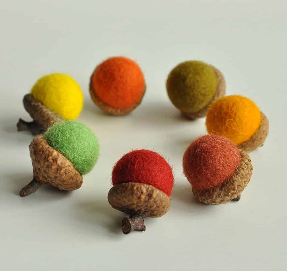 7 Felted acorns Fall decor Buy it here: www.etsy.com/ca