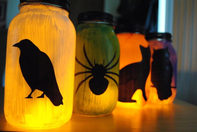 21 The Most Fascinating DIY Spooky Mason Jars You Must See 5