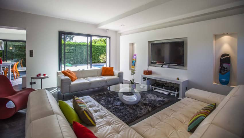 14 Perfectly Decorated Living Space Ideas That Will Catch Your Eye 7