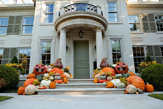 Inspiring Ideas How To Decorate Your Porch This Fall 11