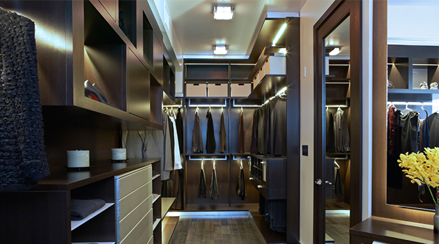 15 Elegant Luxury Walk-In Closet Ideas To Store Your Clothes In That Look Like Boutiques