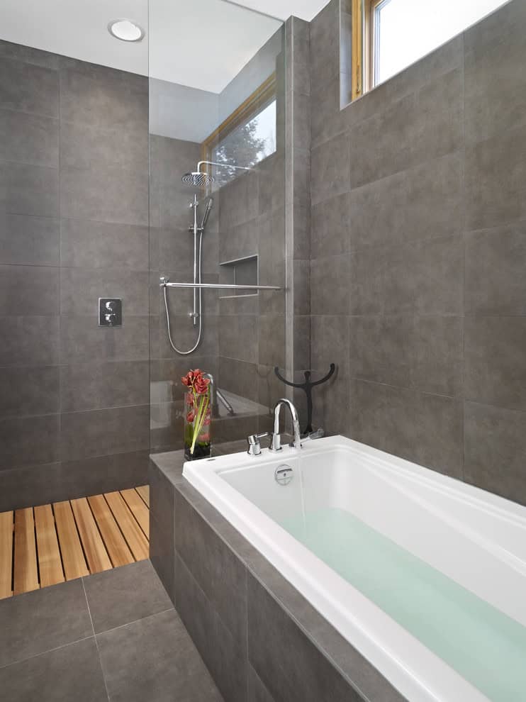 LG House – Ensuite Shower and Bath Source