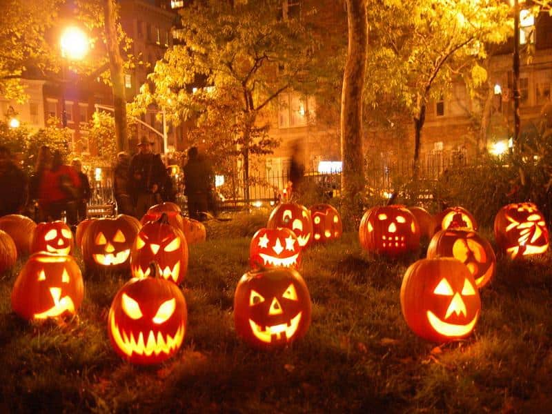 12 Last Minute & Super Scary DIY Outdoor Halloween Decorations 1