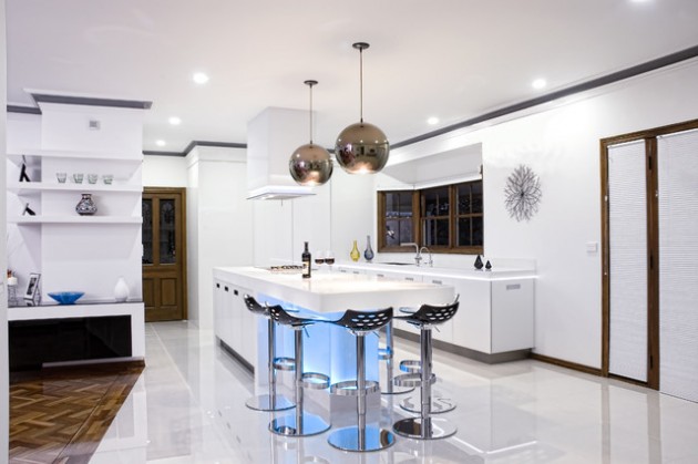 The Charming Beauty of The White Kitchen