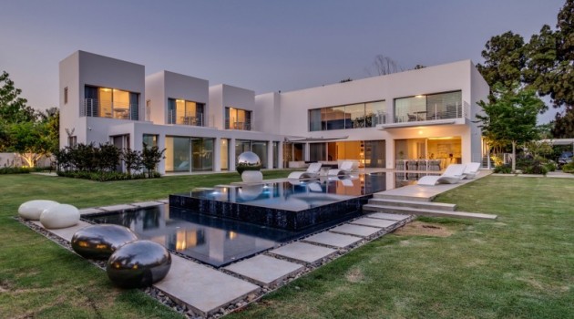 Top 12 Magnificent Contemporary Houses That Will Leave You Breathless