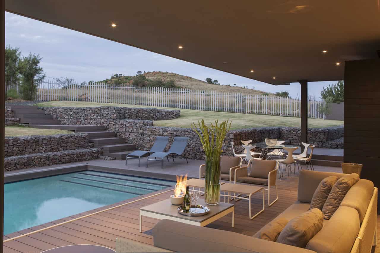 Photography by: Barend Roberts and David Ross