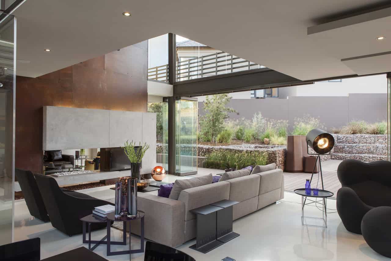 Photography by: Barend Roberts and David Ross