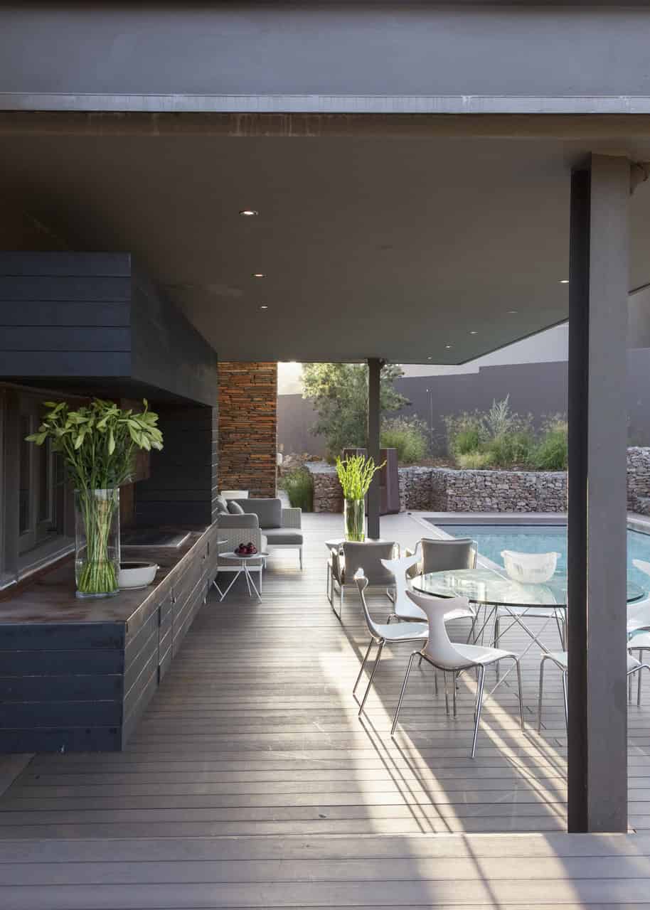 Photography by: Barend Roberts and David Ross