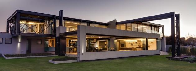 House Ber by Nico van der Meulen Architects