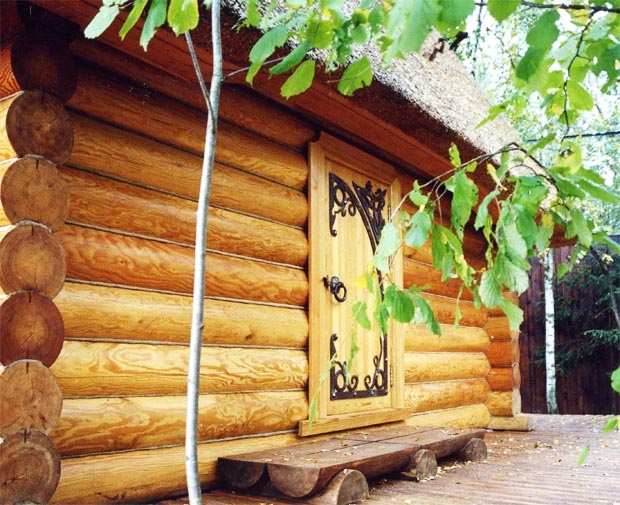 Fairytale Sauna Izbushka by Artecology