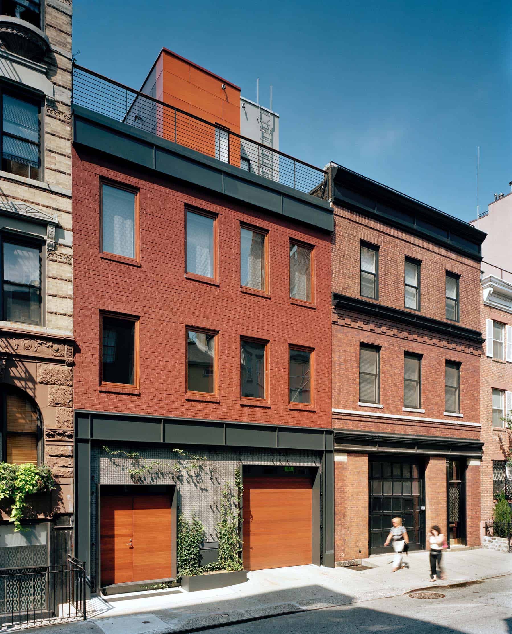 NYC Townhouse Renovation Defies Convention With Drama and Simplicity leroy_1