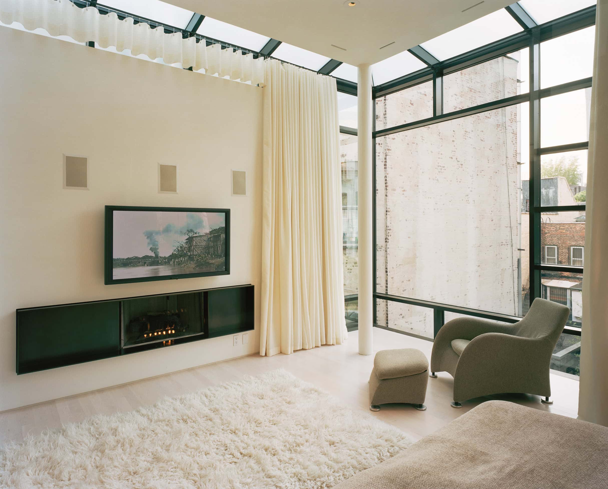 NYC Townhouse Renovation Defies Convention With Drama and Simplicity leroy_12