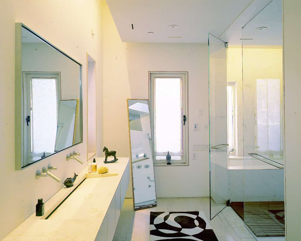 NYC Townhouse Renovation Defies Convention With Drama and Simplicity leroy_13