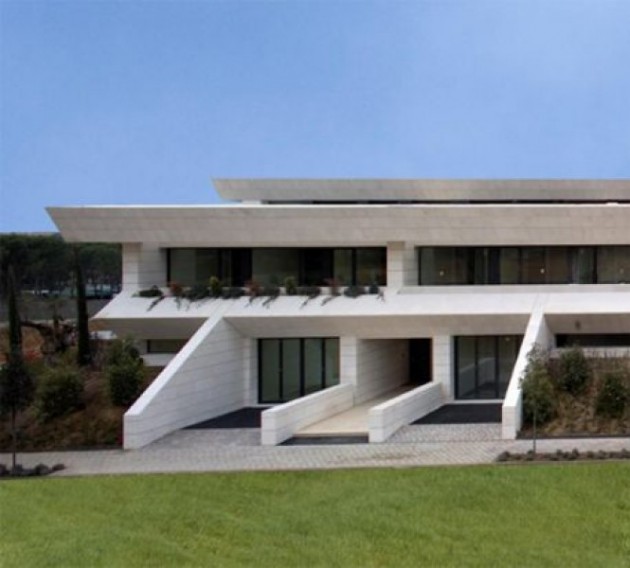 7 Impeccable Luxury Villas Located in La Finca, North West Madrid