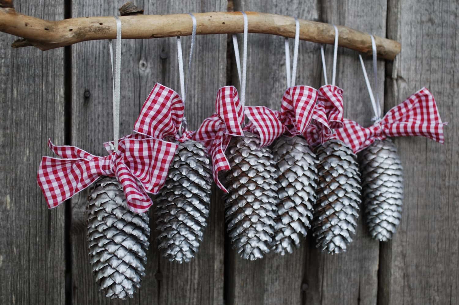 Silver pine cone Christmas ornaments Source