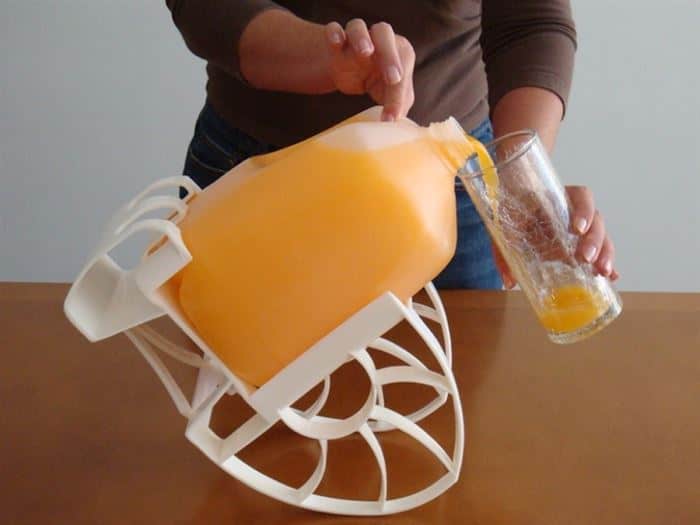 Now you can easily pour a cup of juice 14