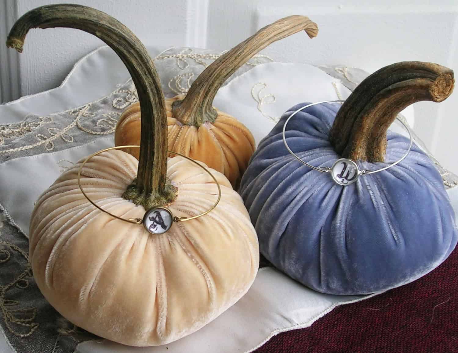 Velvet Pumpkins with real pumpkin stems Thanksgiving Decorations Buy it here: www.etsy.com