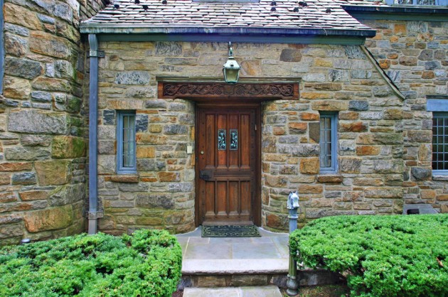 15 Inviting Rustic Entry Designs For This Winter